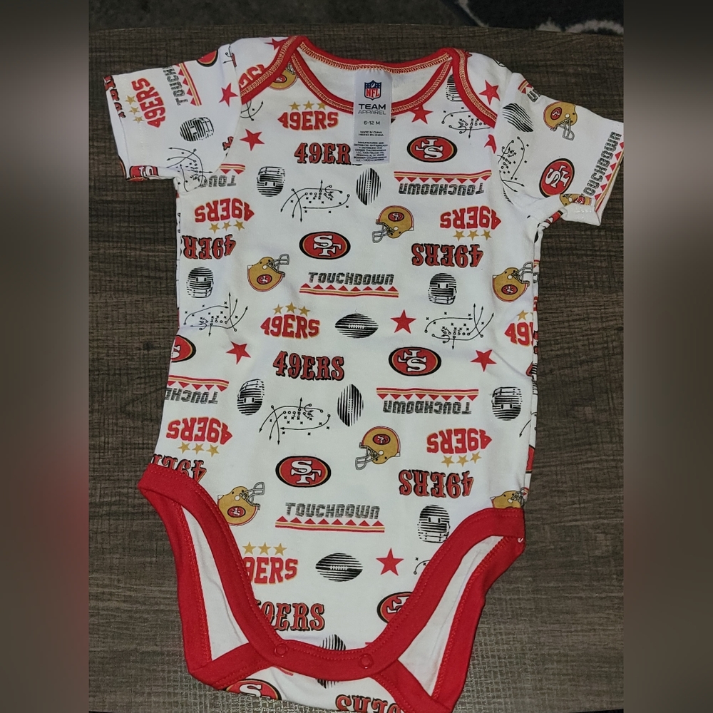 NWOT 49ERS BABY BODY SUIT